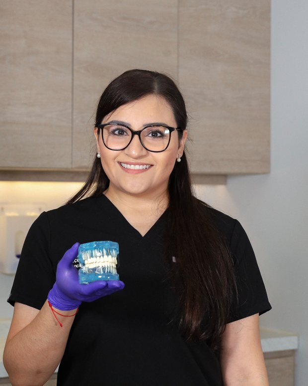 Especialista en Rehabilitación Oral y Estética Dental en Zibá Clínica Dental